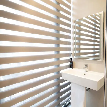 Boutique Jera * Tirana