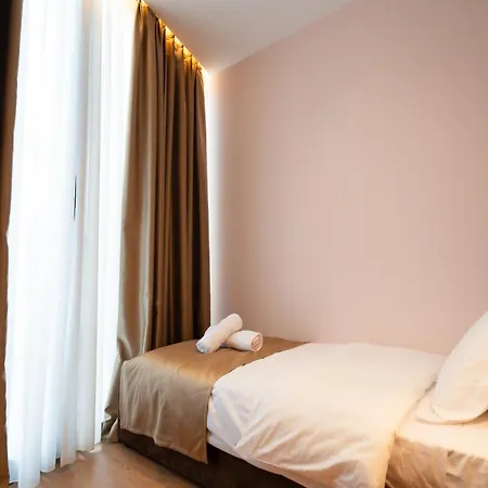 Boutique Jera Inn *