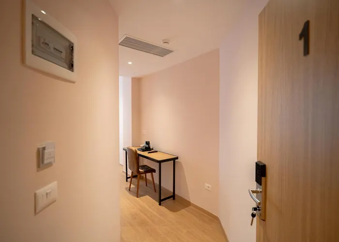 Boutique Jera Τίρανα