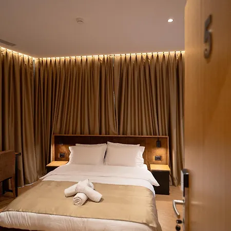 Boutique Jera 3* تيرانا