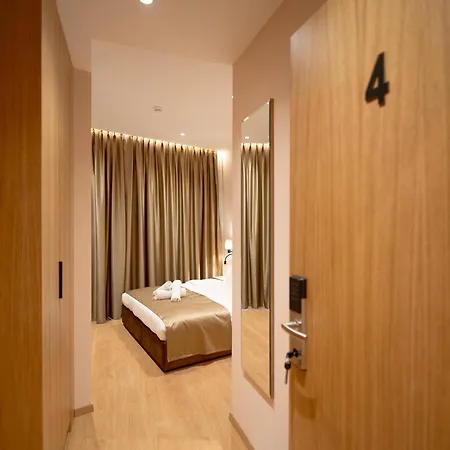 Boutique Jera 3* تيرانا